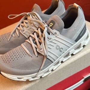 On Men's Cloudswift size 10 Athletic Shoes - Gray